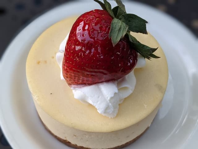 round strawberry cheesecake