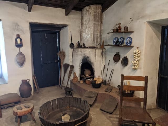 museum room recreating life in 1800's